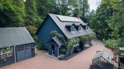 Cwmfelin Boeth - 1.75 Acre Wooded Plot