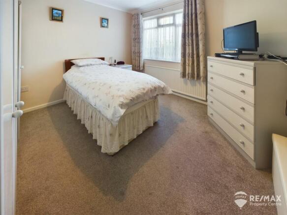 Bedroom 2 (3).jpg