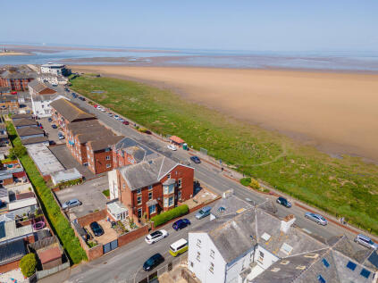 Flat 3- 35 The Esplanade, Knott End-on-Sea, Lancs FY6 0AD
