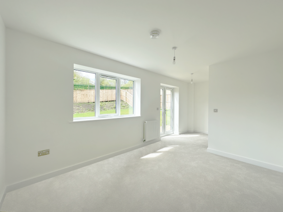 3 bed Semi-Detached for sale Image 6