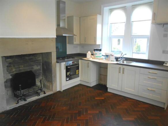 20 Lower Greave Road KIT2.JPG