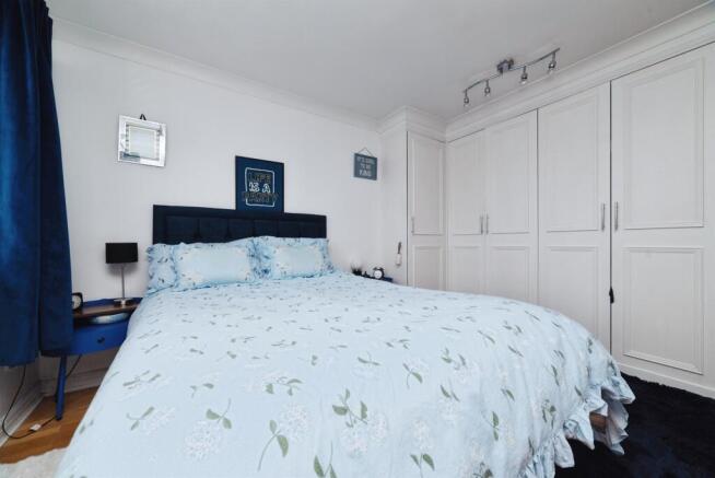2 bed Semi-Detached for sale Image 12