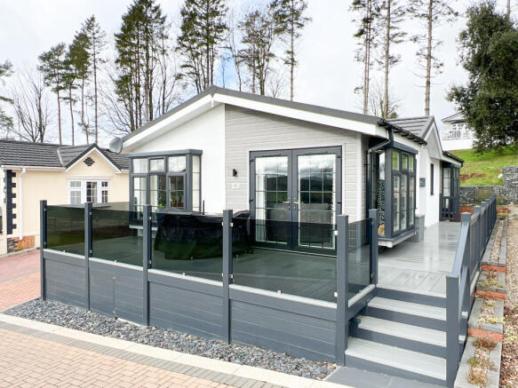 42 Castle Lake - front (2)