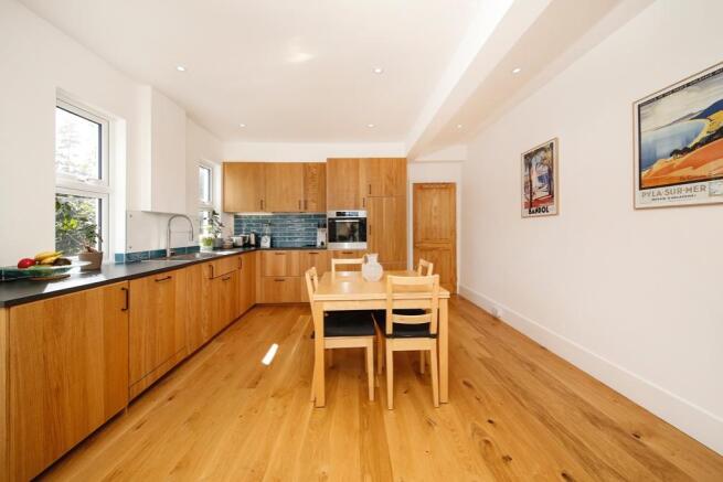 Kitchen/dining
