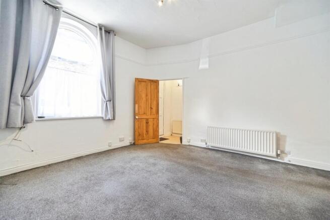 3 bed Terraced for sale Image 8