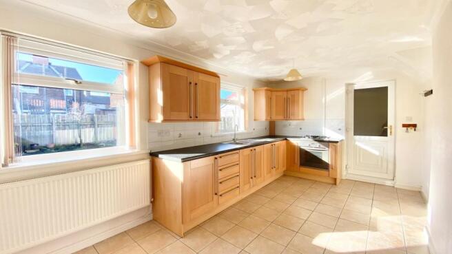 Kitchen/ Dining Room