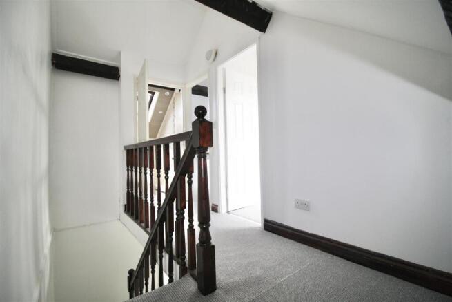 5 bed Semi-Detached for sale Image 12