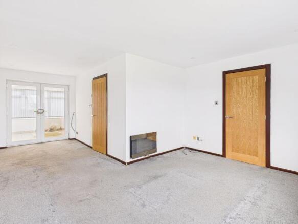 lounge/dining room