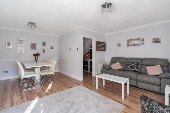 Living Room/Dining Area