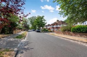 56, Roundwood Way, Banstead SM7 1EG