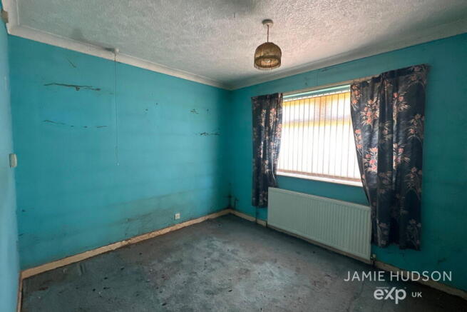 3 bed Semi-Detached Bungalow for sale Image 10