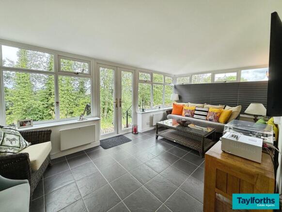 3 bed Semi-Detached for sale Image 7