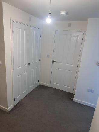 2 bed Apartment to rent Image 8