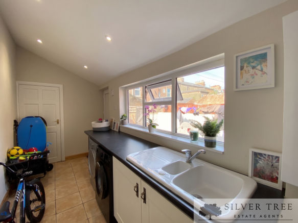 3 bed Terraced for sale Image 5