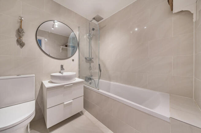 1404060-1-697a224...