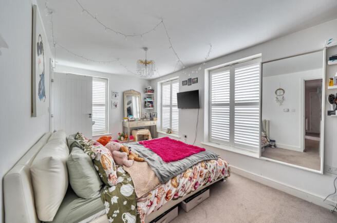 1422548-11-69aadd...