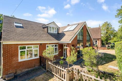 Chapel Road, Rowledge, Farnham, Surrey, GU10