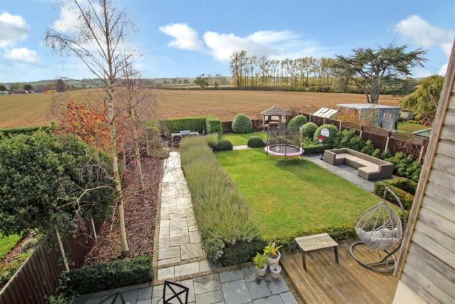 Rear Garden & View (2).jpg