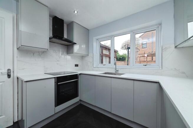 3 bed Detached for sale Image 7