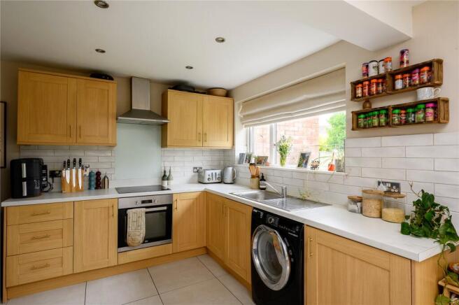 3 bed Terraced for sale Image 5
