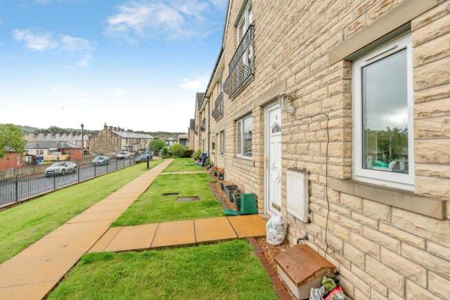 2 bed Flat for sale Image 4