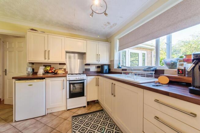 Mayfair Drive, Spalding photo 4
