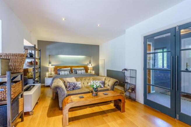 8481423-interior08.jpg