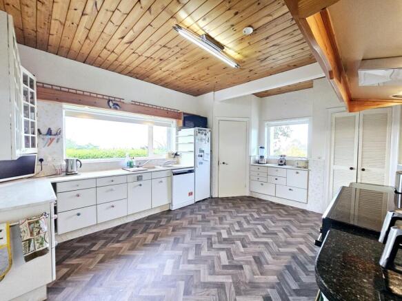 3 bed Detached for sale Image 7