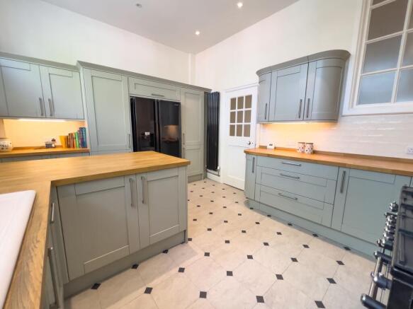 KITCHEN/BREAKFAST ROOM