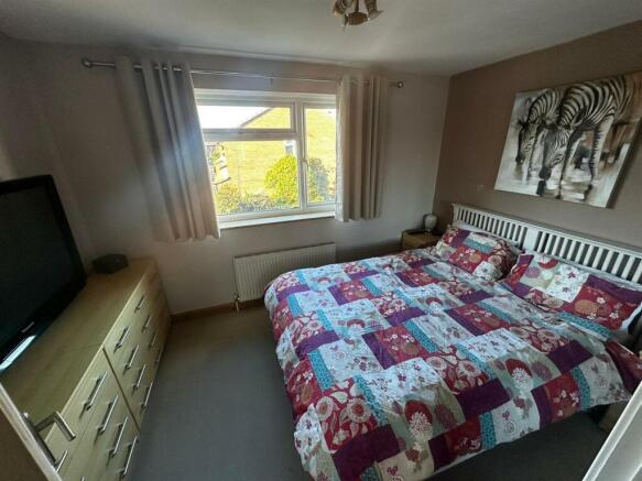 Bedroom 1.jpg