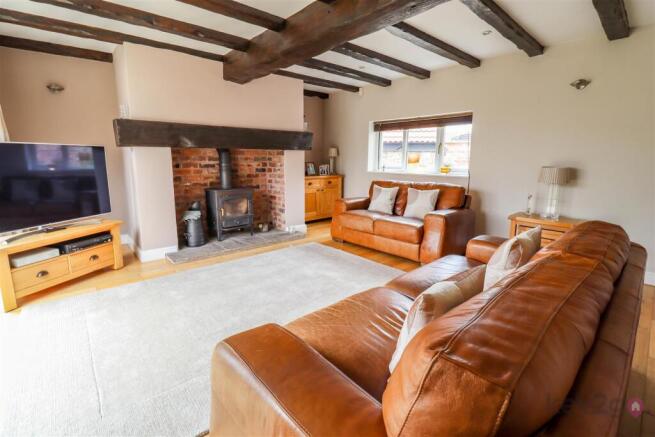 3 bed Detached for sale Image 11