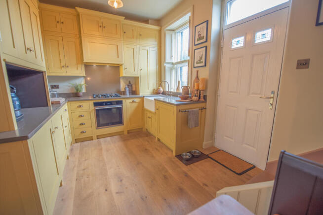 2 bed Terraced for sale Image 8