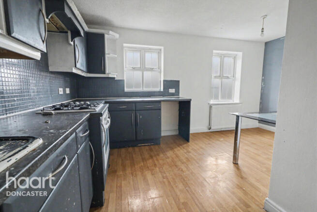 3 bed Terraced for sale Image 9