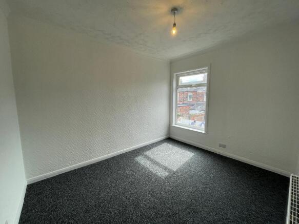 2 bed Terraced to rent Image 10