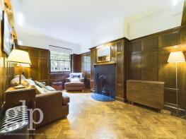 Flat 3, 28 Chesterford House, Store Street, London WC1E 7BS