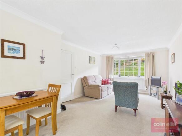 2 bed Ground Flat for sale Image 5