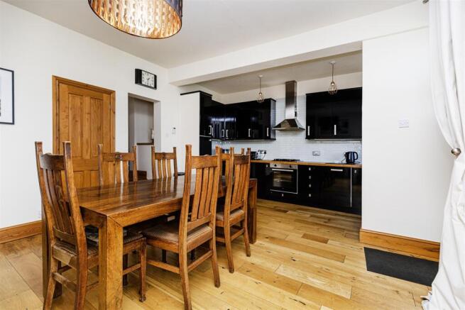 4 bed Terraced for sale Image 10