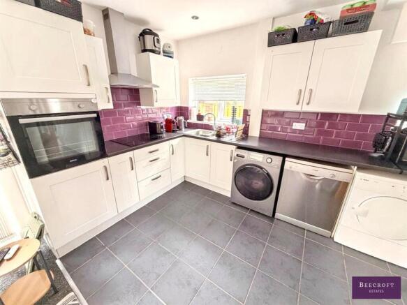 3 bed Semi-Detached for sale Image 4