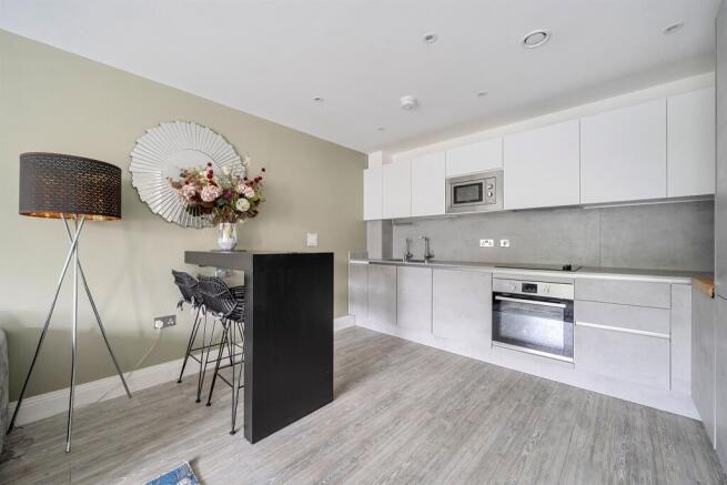 Oldfield Road, Maidenhead photo 2