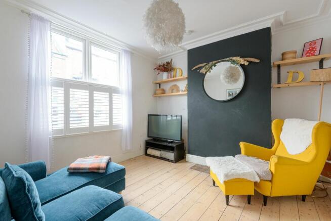 SITTING ROOM DINING ROOM AND KITCHEN