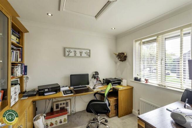 Study , bedroom 4