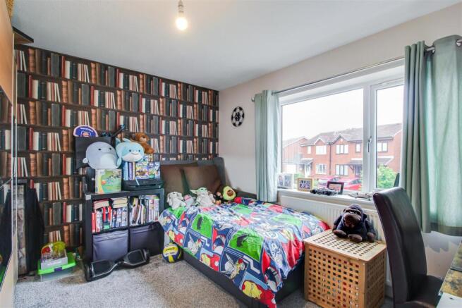 4 bed Detached for sale Image 11
