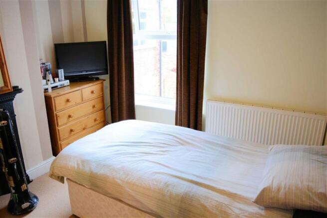 Bedroom 2 (rear)