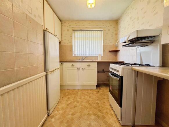 2 bed Semi-Detached Bungalow for sale Image 5