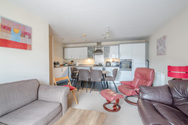 2 bed Apartment for sale Image 2