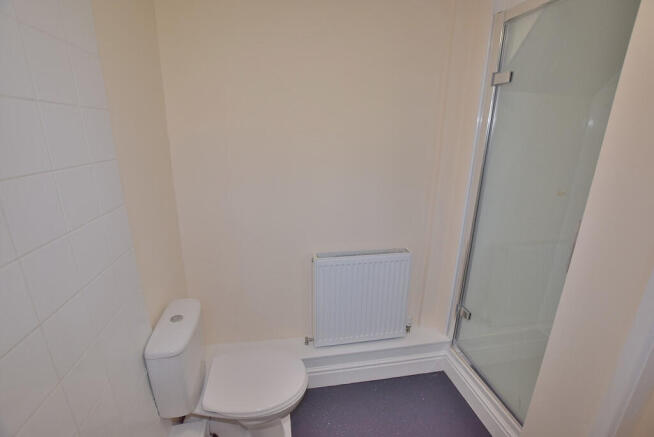 2 bed Ground Flat to rent Image 9