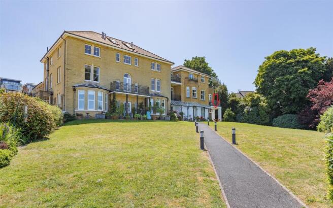 Chain free ground floor apartment