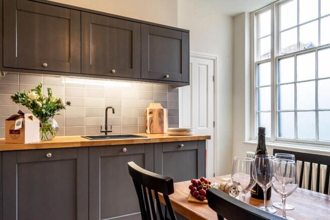 3 bed Semi-Detached to rent Image 8
