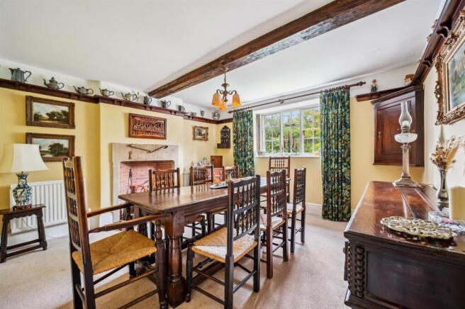 6 bed Detached for sale Image 6