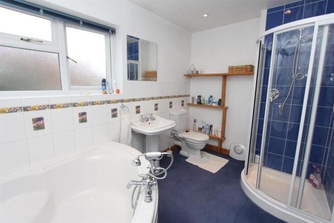 Ensuite.jpg